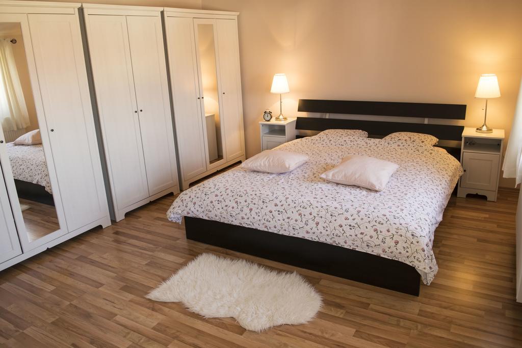 Jimmy Apartments Пула Экстерьер фото